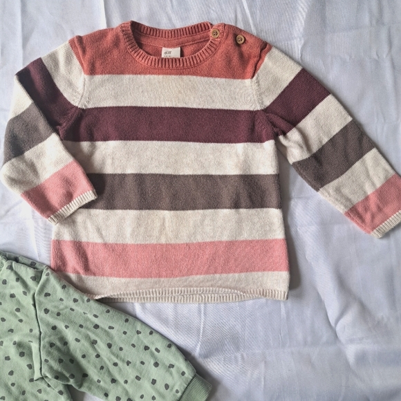 H&M Set of Pullover Sweaters -- 9-12 Months - Picture 6 of 6